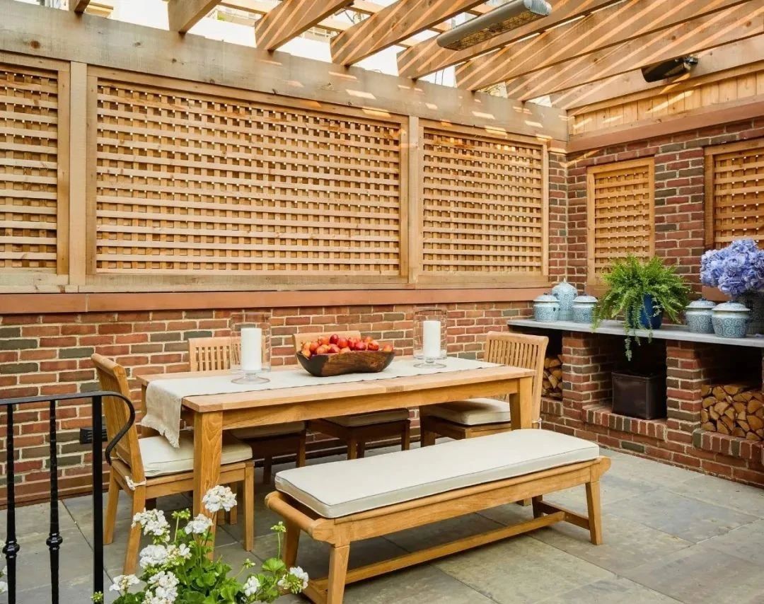 庭院廊架下，享悠悠夏日